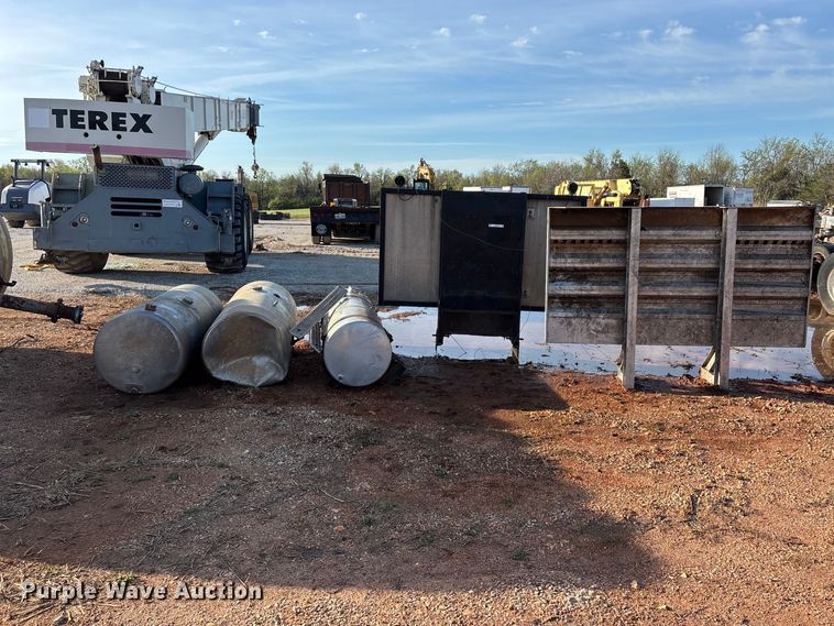 image for item EO4153 Truck parts