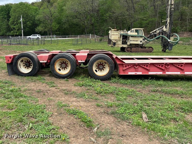 image for item EO4184 2001 Talbert lowboy equipment trailer