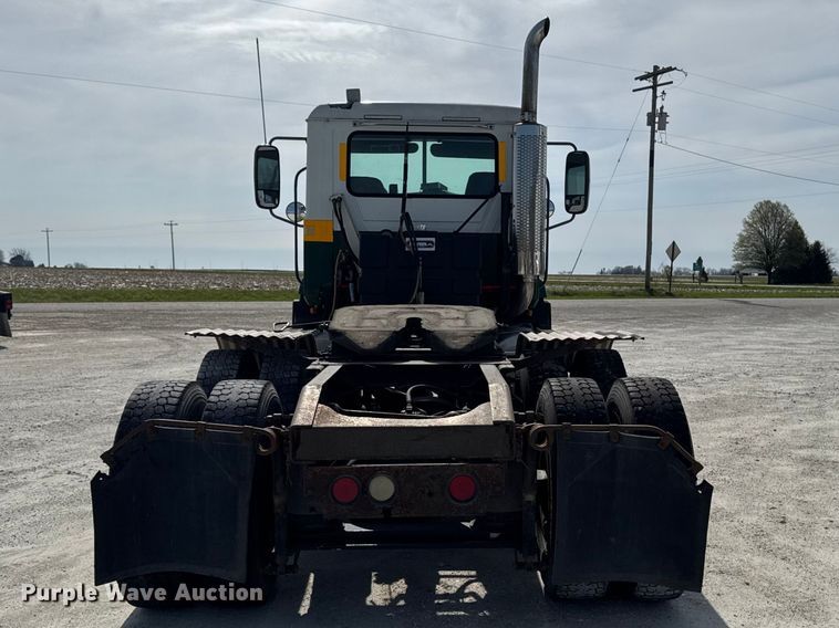 image for item EQ5022 2005 Mack CX613 semi truck