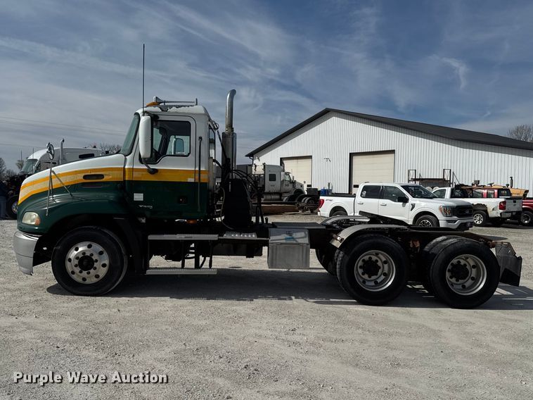 image for item EQ5022 2005 Mack CX613 semi truck