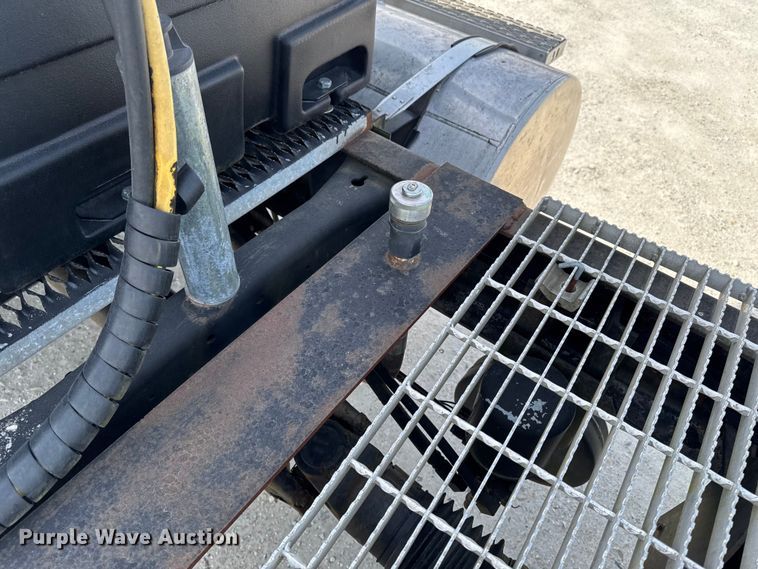 image for item EQ5022 2005 Mack CX613 semi truck