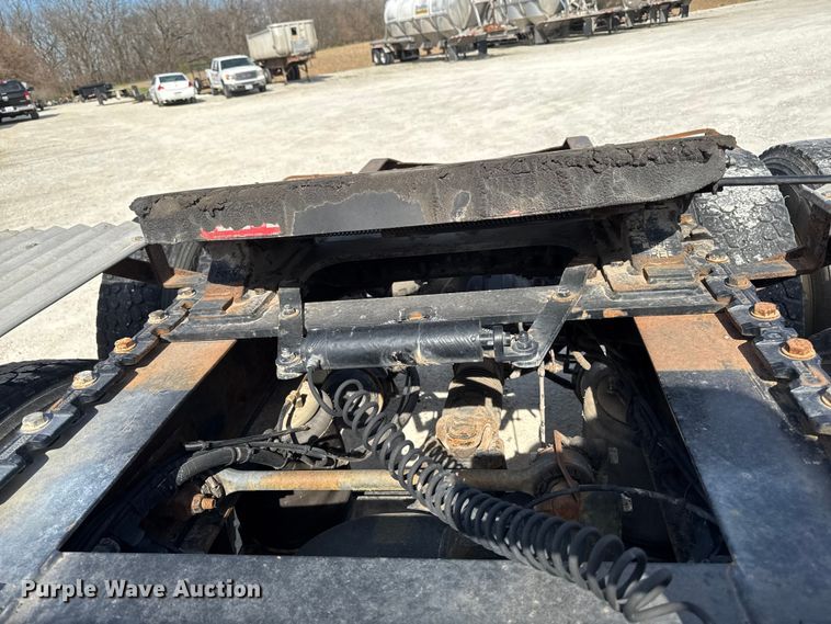 image for item EQ5022 2005 Mack CX613 semi truck