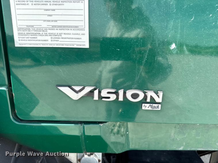 image for item EQ5022 2005 Mack CX613 semi truck