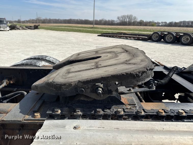 image for item EQ5022 2005 Mack CX613 semi truck