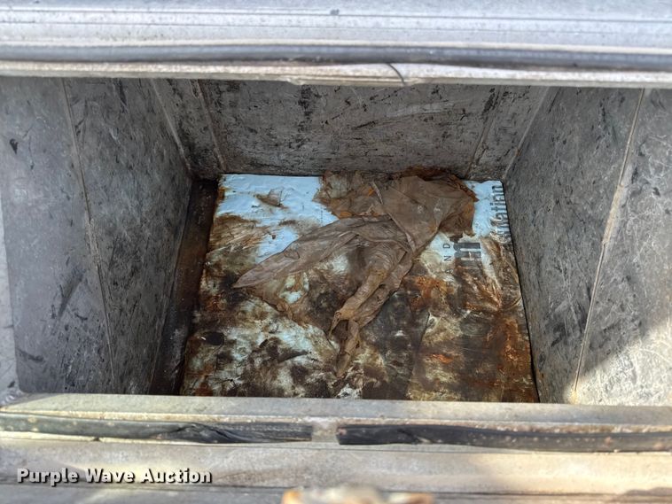 image for item EQ5022 2005 Mack CX613 semi truck