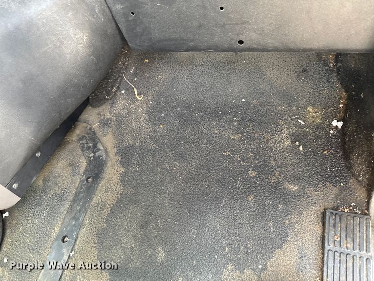 image for item EQ5022 2005 Mack CX613 semi truck