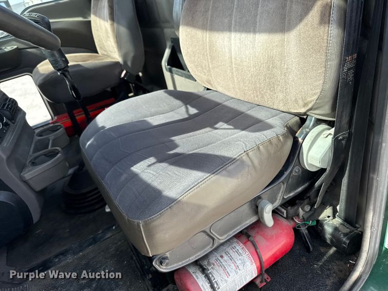 image for item EQ5022 2005 Mack CX613 semi truck