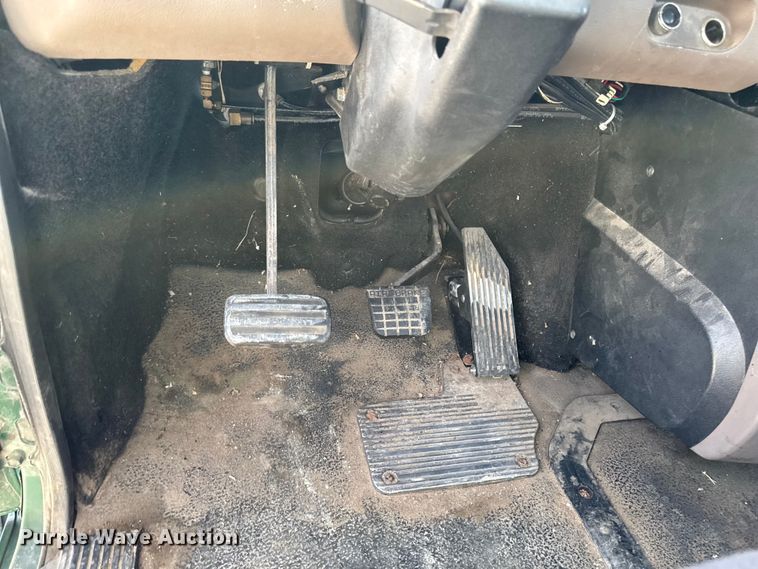 image for item EQ5022 2005 Mack CX613 semi truck