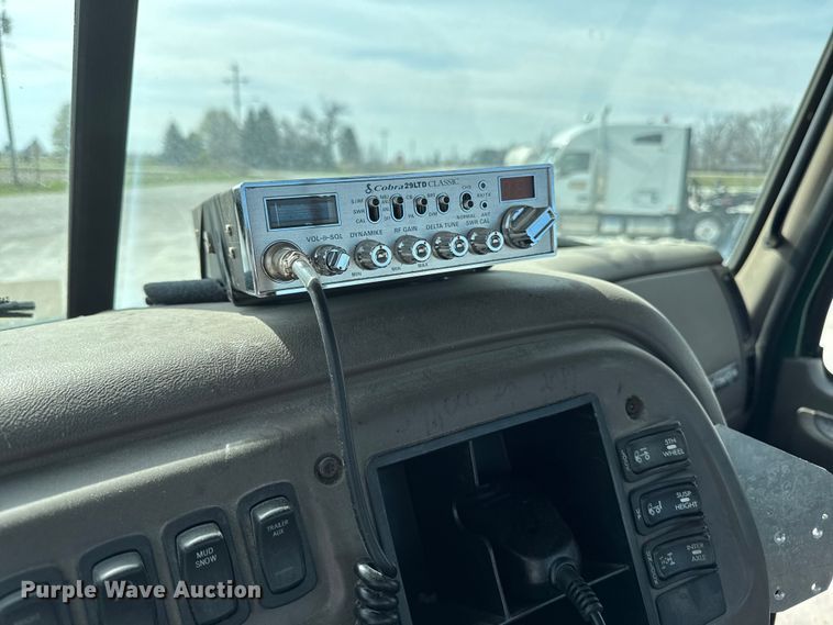 image for item EQ5022 2005 Mack CX613 semi truck