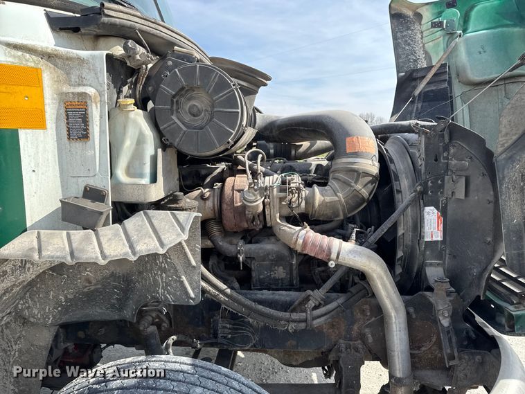 image for item EQ5022 2005 Mack CX613 semi truck