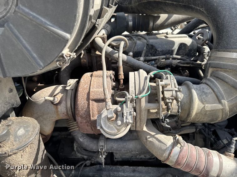 image for item EQ5022 2005 Mack CX613 semi truck