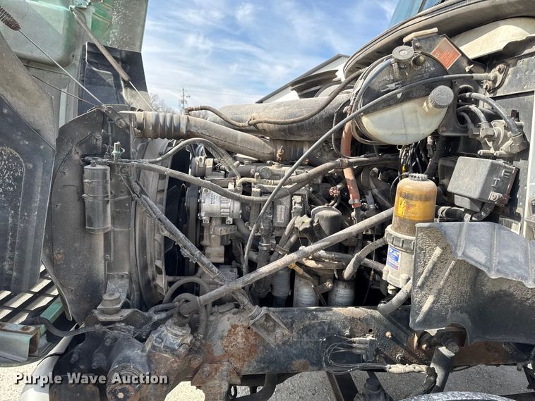 image for item EQ5022 2005 Mack CX613 semi truck