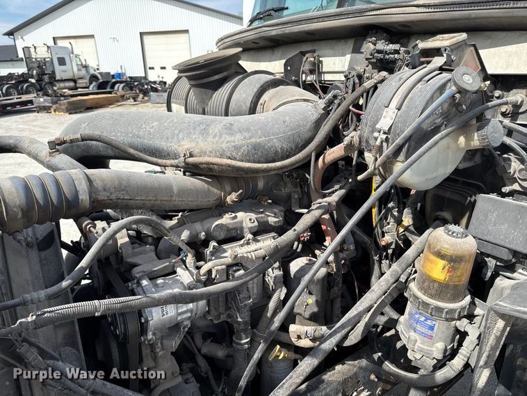 image for item EQ5022 2005 Mack CX613 semi truck