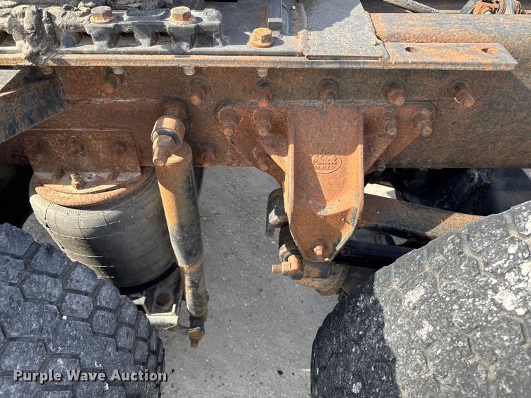 image for item EQ5022 2005 Mack CX613 semi truck