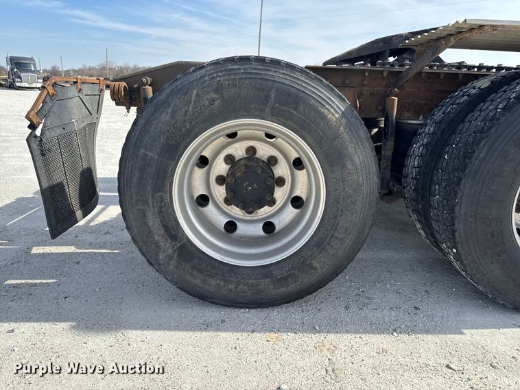 image for item EQ5022 2005 Mack CX613 semi truck