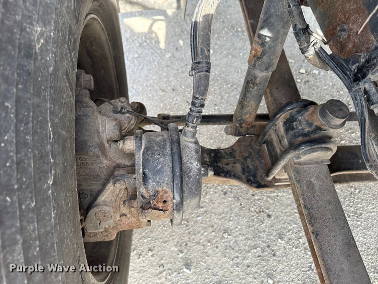 image for item EQ5022 2005 Mack CX613 semi truck