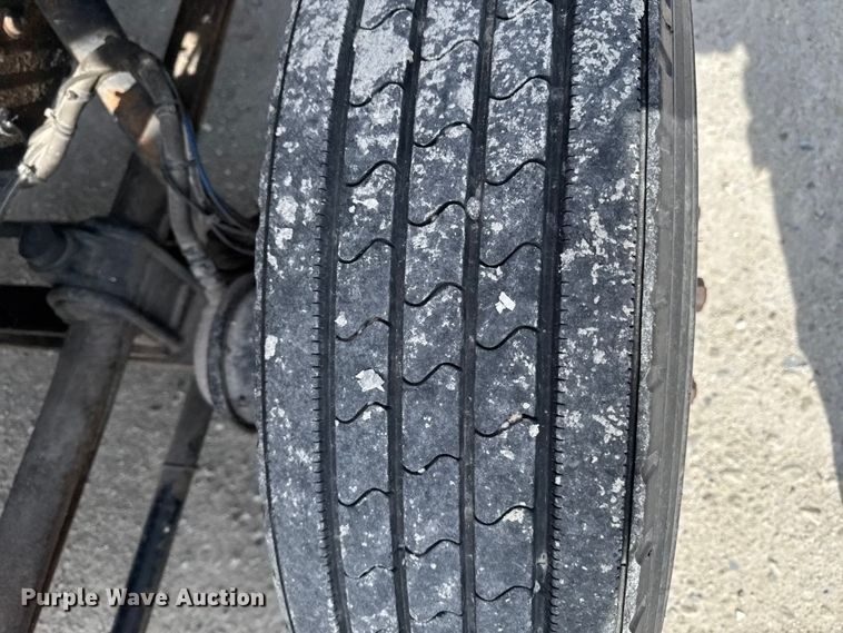 image for item EQ5022 2005 Mack CX613 semi truck