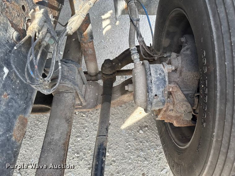 image for item EQ5022 2005 Mack CX613 semi truck