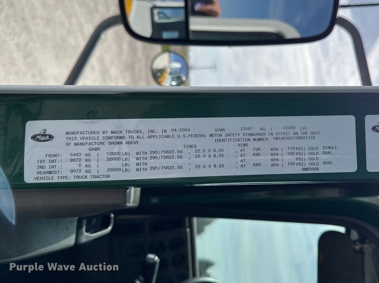 image for item EQ5022 2005 Mack CX613 semi truck