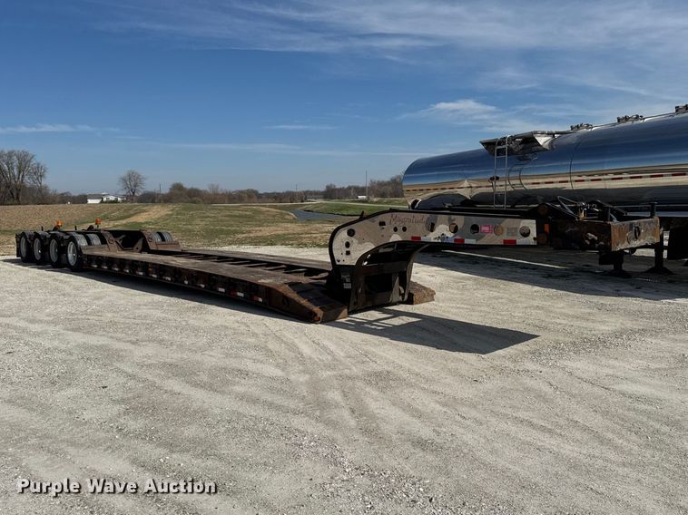 image for item EQ5023 2010 Fountain Magnitude 55H 26 lowboy equipment trailer