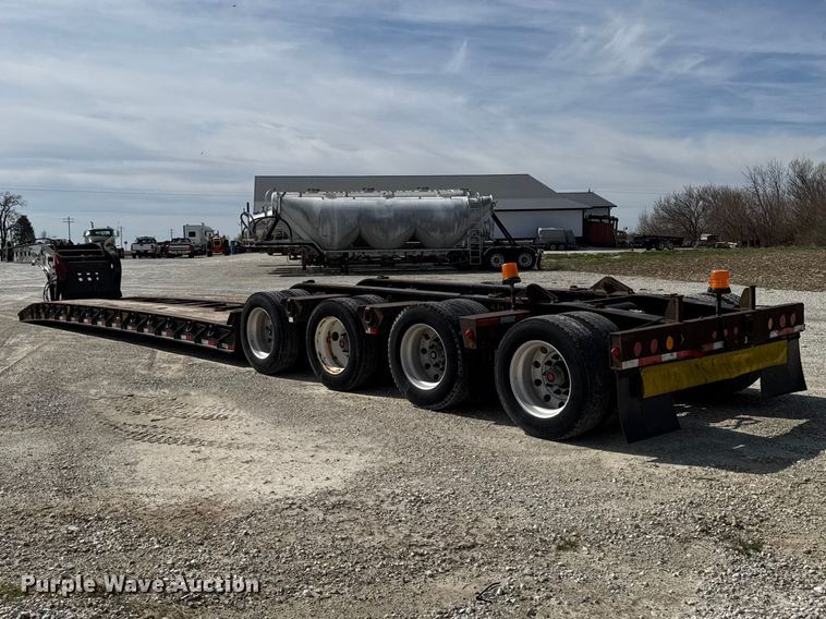 image for item EQ5023 2010 Fountain Magnitude 55H 26 lowboy equipment trailer