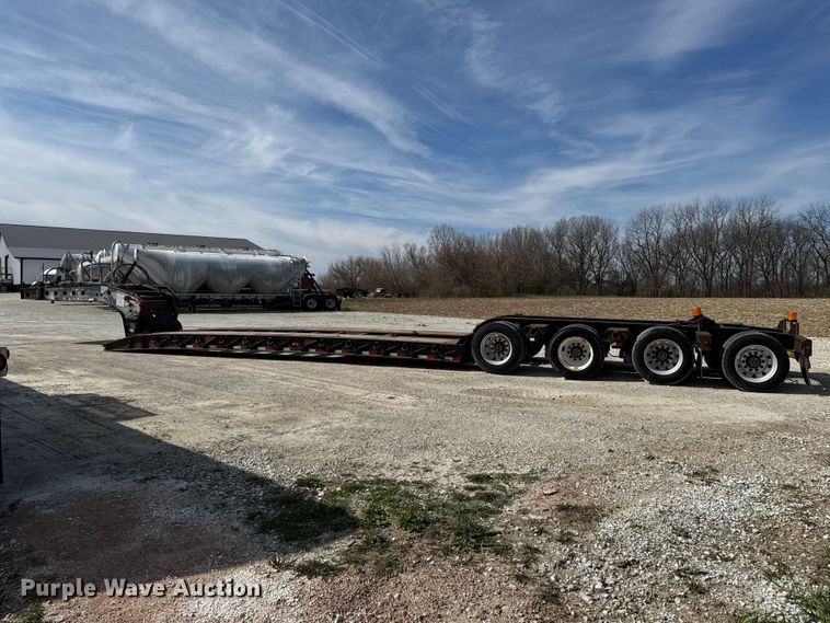 image for item EQ5023 2010 Fountain Magnitude 55H 26 lowboy equipment trailer