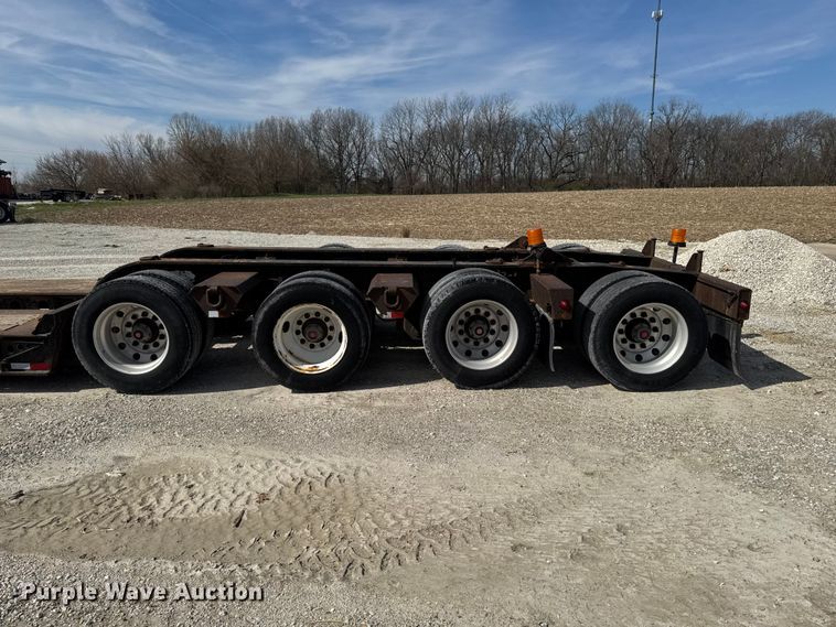 image for item EQ5023 2010 Fountain Magnitude 55H 26 lowboy equipment trailer