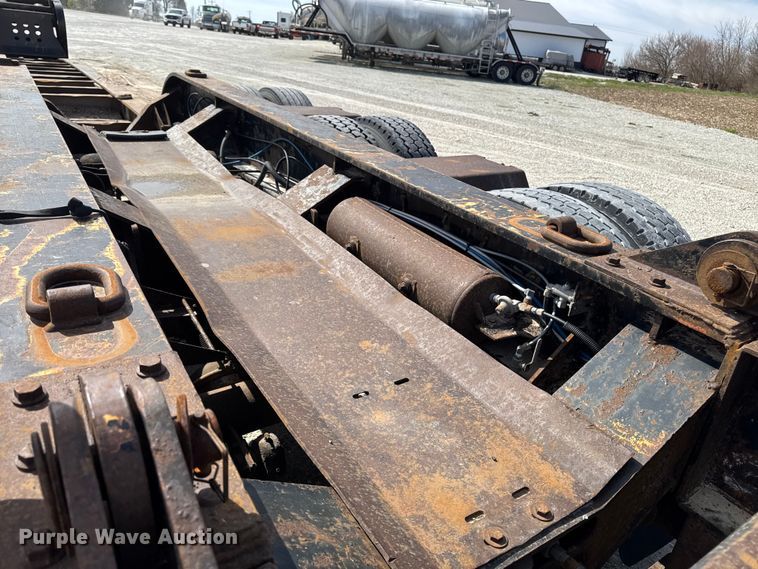 image for item EQ5023 2010 Fountain Magnitude 55H 26 lowboy equipment trailer