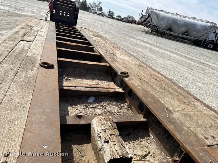 image for item EQ5023 2010 Fountain Magnitude 55H 26 lowboy equipment trailer