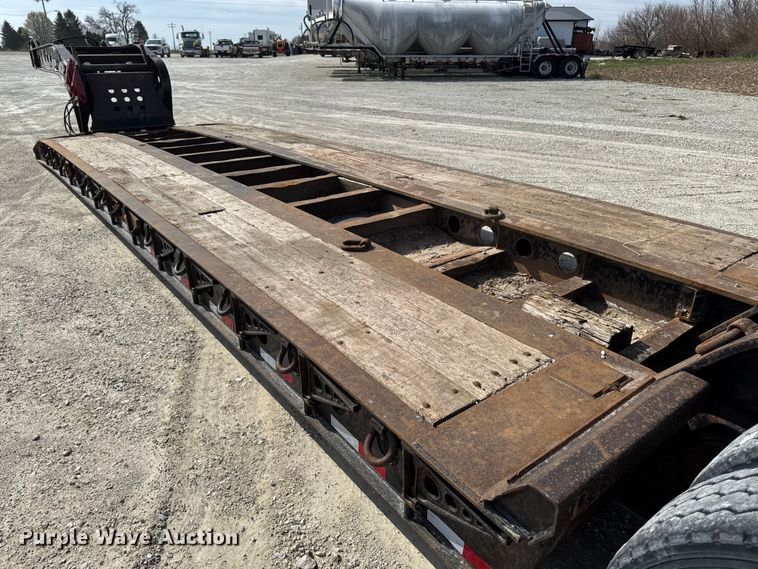 image for item EQ5023 2010 Fountain Magnitude 55H 26 lowboy equipment trailer