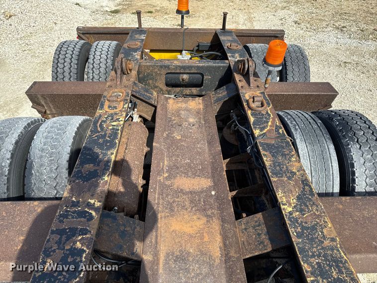 image for item EQ5023 2010 Fountain Magnitude 55H 26 lowboy equipment trailer