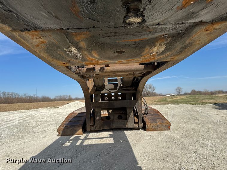 image for item EQ5023 2010 Fountain Magnitude 55H 26 lowboy equipment trailer