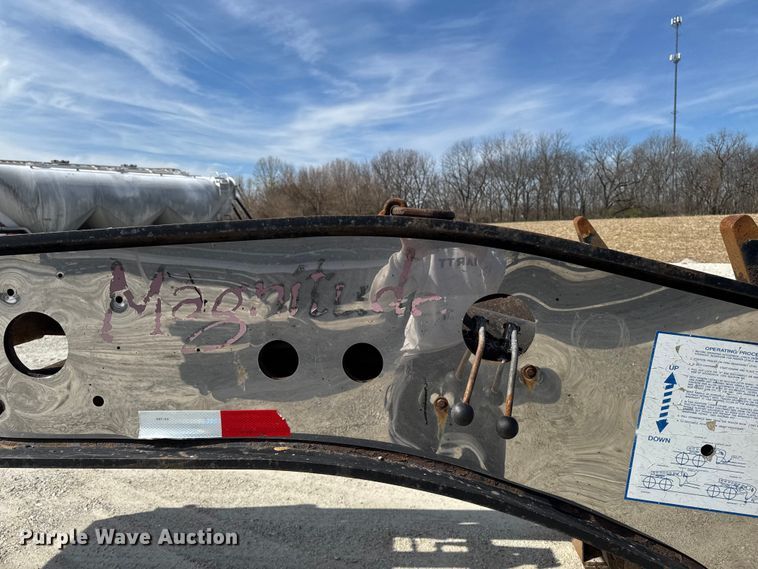 image for item EQ5023 2010 Fountain Magnitude 55H 26 lowboy equipment trailer