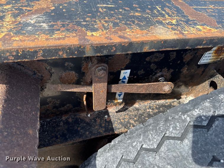 image for item EQ5023 2010 Fountain Magnitude 55H 26 lowboy equipment trailer