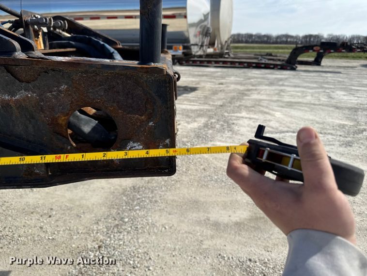 image for item EQ5023 2010 Fountain Magnitude 55H 26 lowboy equipment trailer