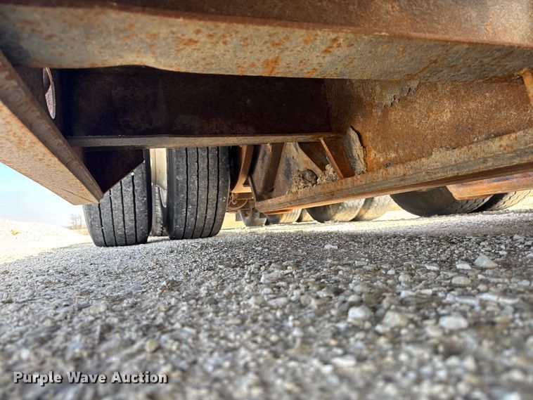 image for item EQ5023 2010 Fountain Magnitude 55H 26 lowboy equipment trailer