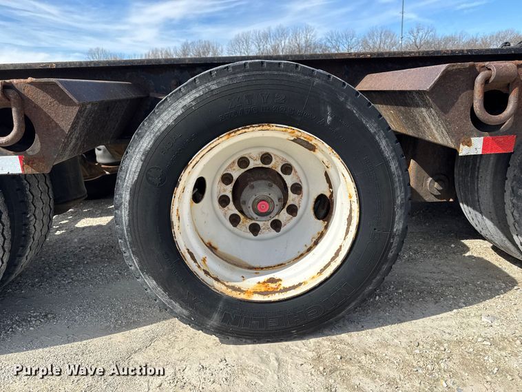 image for item EQ5023 2010 Fountain Magnitude 55H 26 lowboy equipment trailer