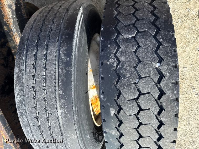 image for item EQ5023 2010 Fountain Magnitude 55H 26 lowboy equipment trailer