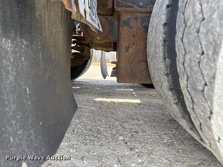 image for item EQ5023 2010 Fountain Magnitude 55H 26 lowboy equipment trailer