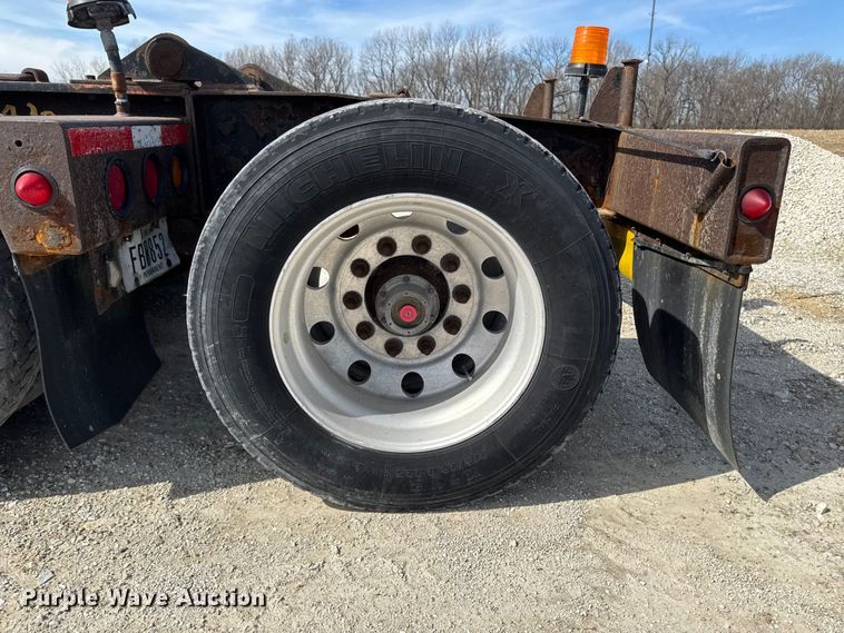 image for item EQ5023 2010 Fountain Magnitude 55H 26 lowboy equipment trailer