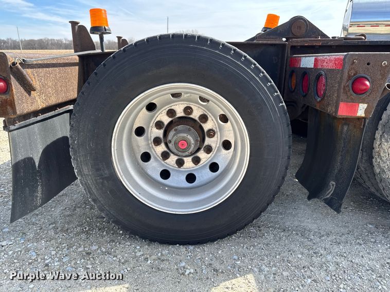 image for item EQ5023 2010 Fountain Magnitude 55H 26 lowboy equipment trailer