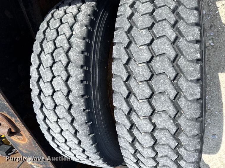 image for item EQ5023 2010 Fountain Magnitude 55H 26 lowboy equipment trailer