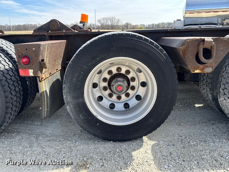 image for item EQ5023 2010 Fountain Magnitude 55H 26 lowboy equipment trailer