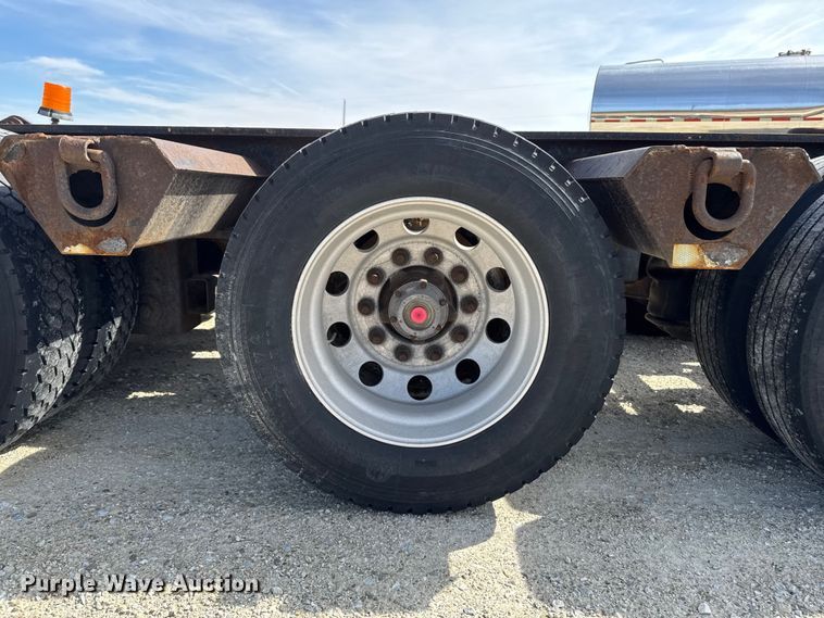 image for item EQ5023 2010 Fountain Magnitude 55H 26 lowboy equipment trailer