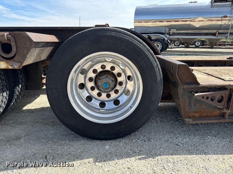 image for item EQ5023 2010 Fountain Magnitude 55H 26 lowboy equipment trailer