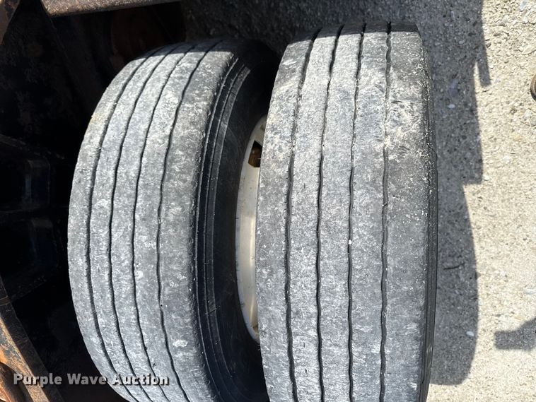 image for item EQ5023 2010 Fountain Magnitude 55H 26 lowboy equipment trailer