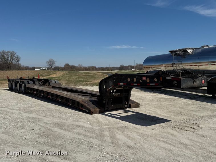 image for item EQ5024 2009 Fountain Magnitude 55H 26 lowboy equipment trailer