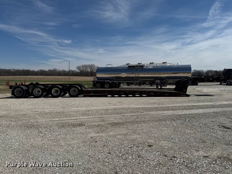 image for item EQ5024 2009 Fountain Magnitude 55H 26 lowboy equipment trailer