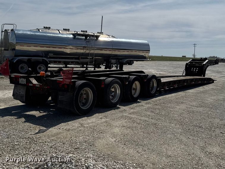 image for item EQ5024 2009 Fountain Magnitude 55H 26 lowboy equipment trailer