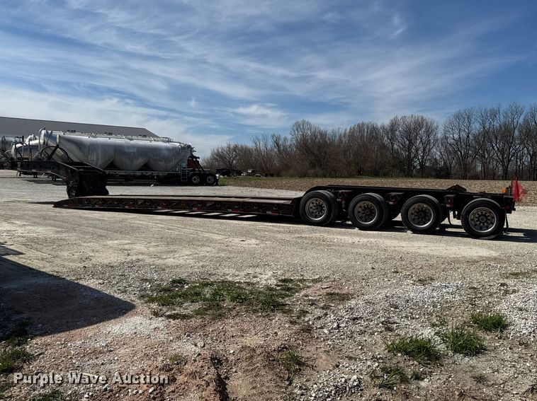 image for item EQ5024 2009 Fountain Magnitude 55H 26 lowboy equipment trailer